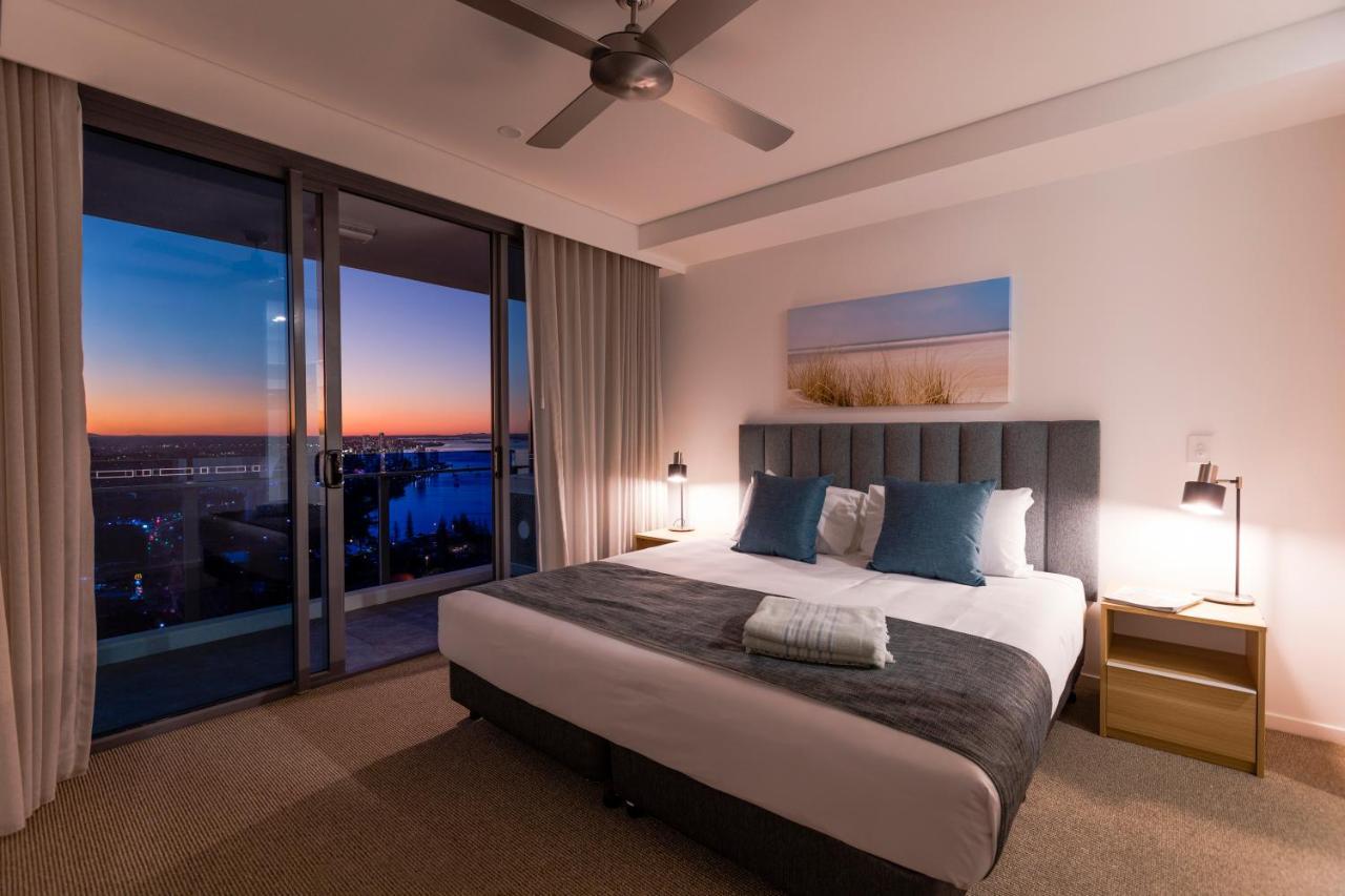 Sky Broadwater Apartments Southport エクステリア 写真