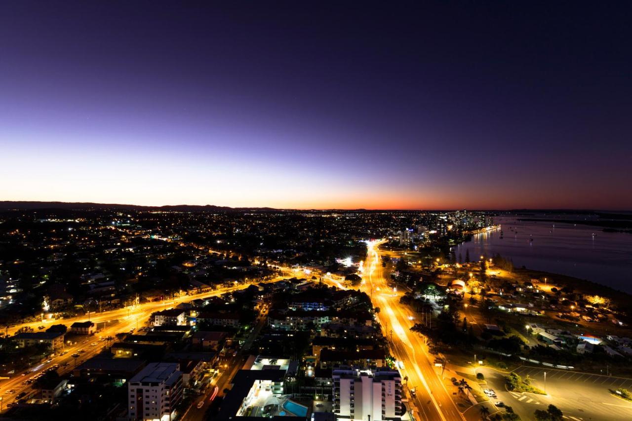 Sky Broadwater Apartments Southport エクステリア 写真